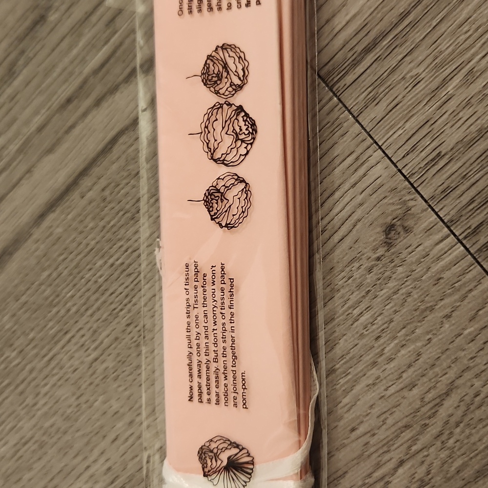 🐻 New Small Pink Poms Decoration - Picture 2 of 2
